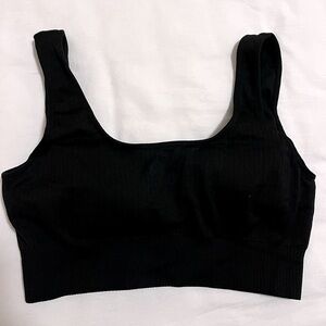 Scoop neck ribbed sports bra